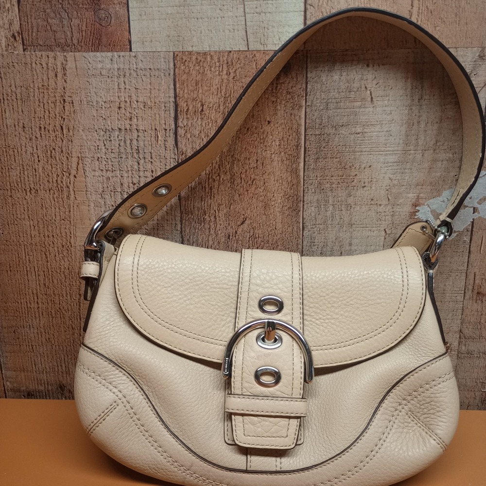 Coach Soho Cream Pebbled Leather Flap Shoulder Bag Silver Buckle Small